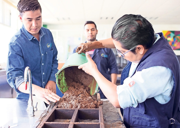 Con baba de nopal en los cimientos