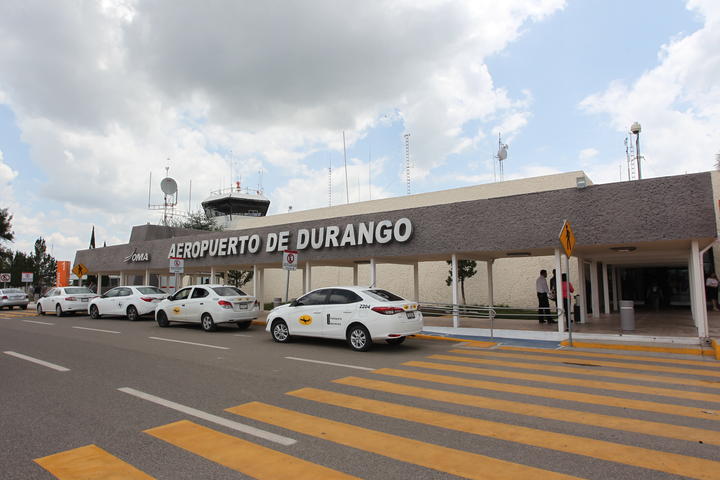 Controlador en aeropuerto de Durango, con 30 años de experiencia