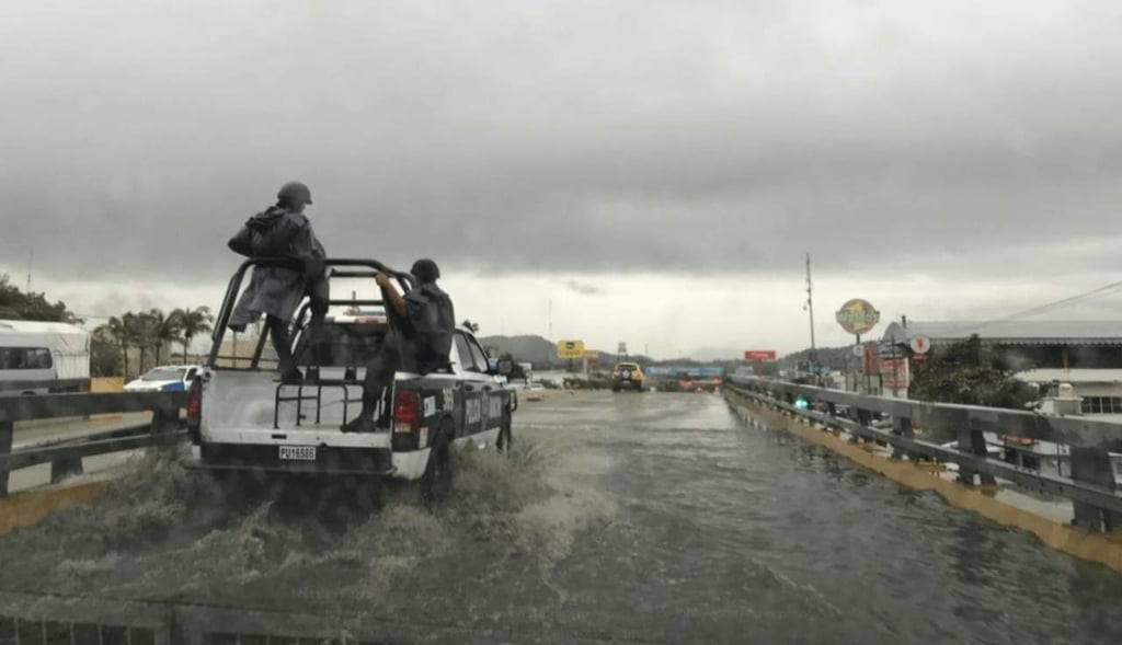 Deja tormenta 'Ileana' lluvia y derrumbes en Guerrero