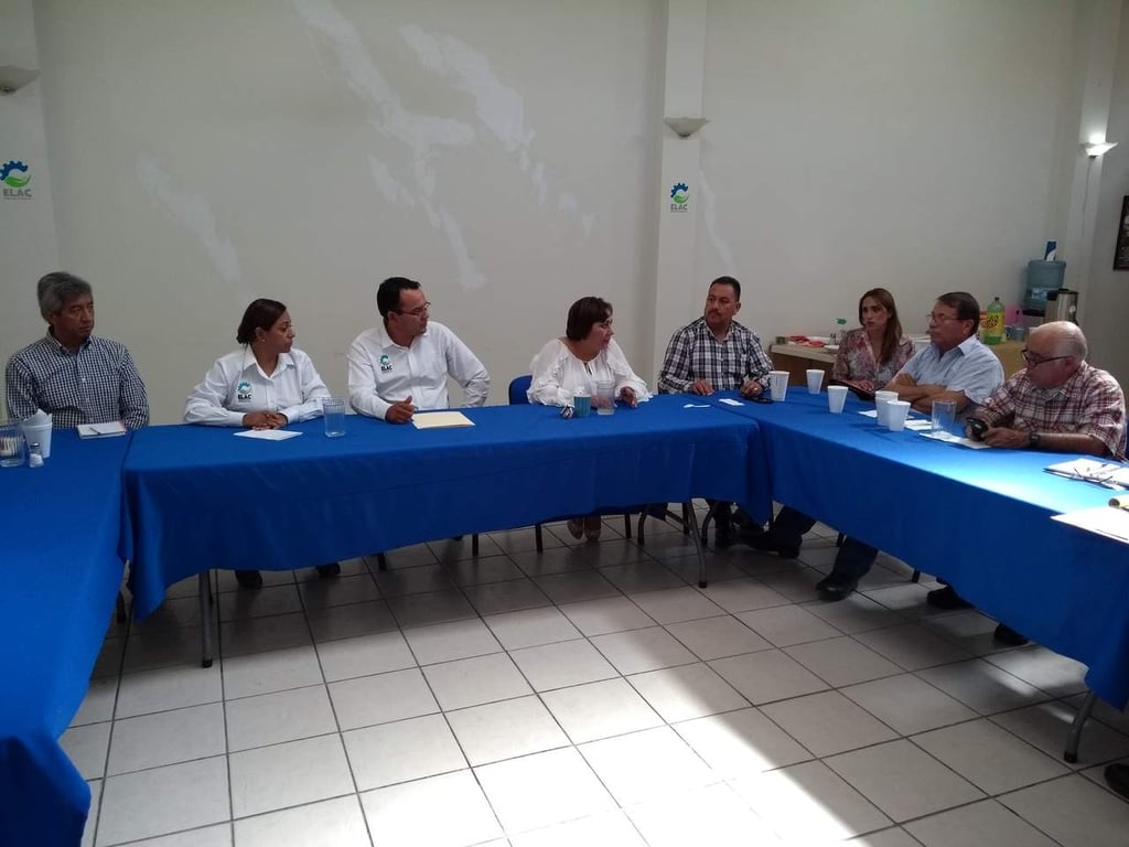 Se reúne Rosario Castro con empresarios de Lerdo