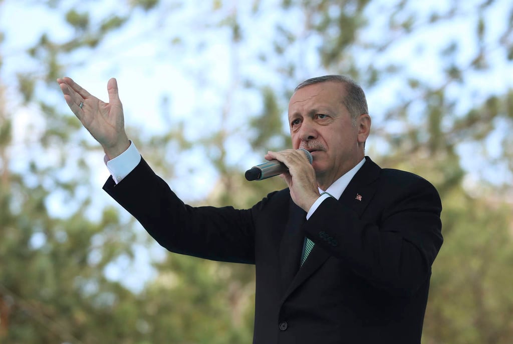 Acusa Turquía a EU de librar una 'guerra económica'