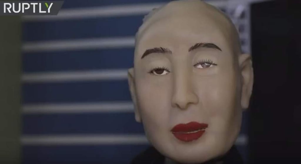 VIDEO: La primer robot humanoide que 'cree' en Dios