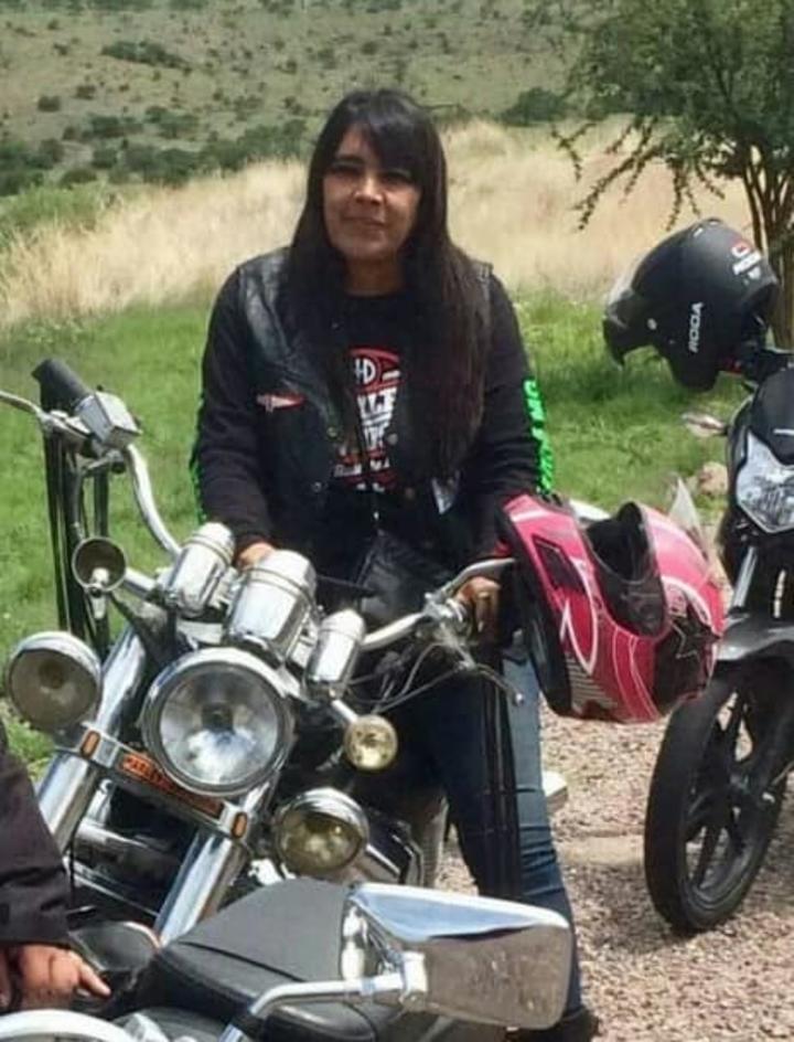 Mujer muere tras accidente en moto