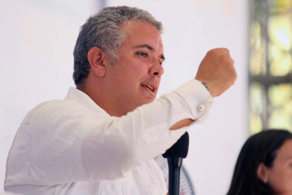 Duque firma primeras extradiciones a EU como presidente de Colombia