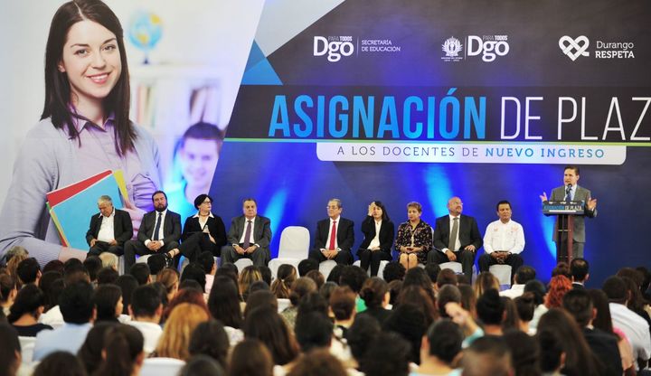 Con transparencia e inclusión se entregan más de 700 plazas a docentes: Aispuro