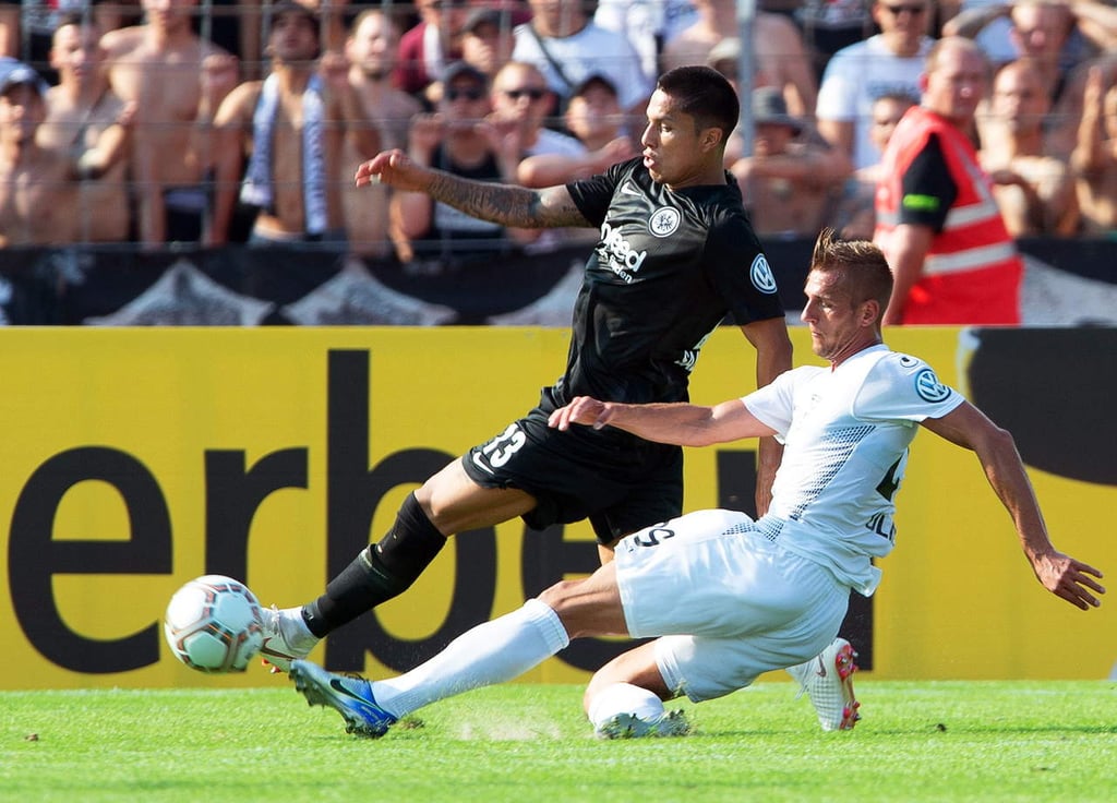 Mal debut para Eintracht Frankfurt y Salcedo en Copa Alemana