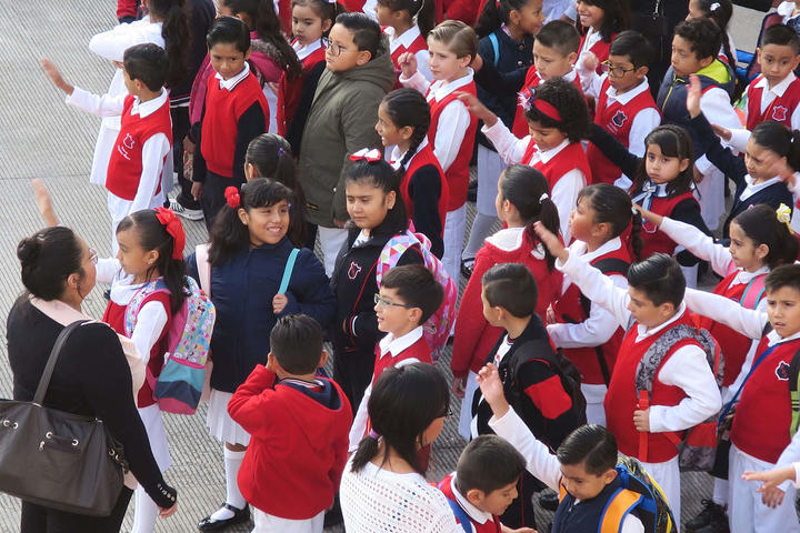 Paran 900 escuelas en Sinaloa en primer día de clases