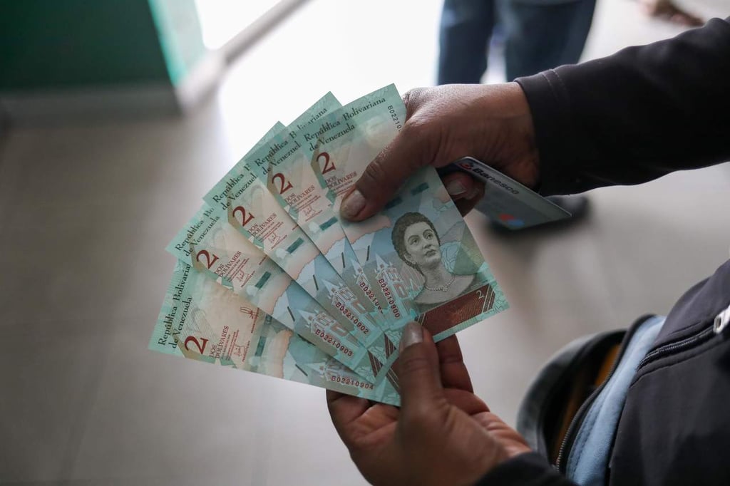 Constituyente venezolana aprueba medidas fiscales de Maduro