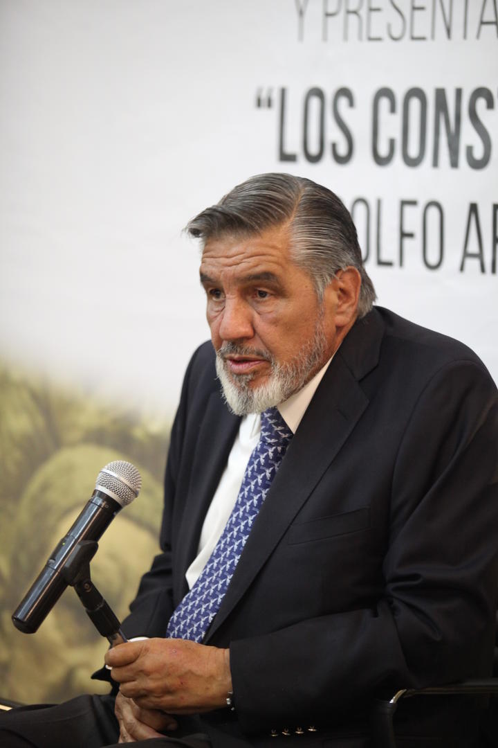Adolfo Arrioja presentará libro en Durango