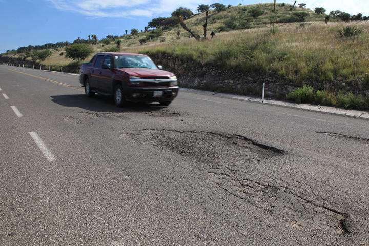 Arranca reparación de carreteras dañadas