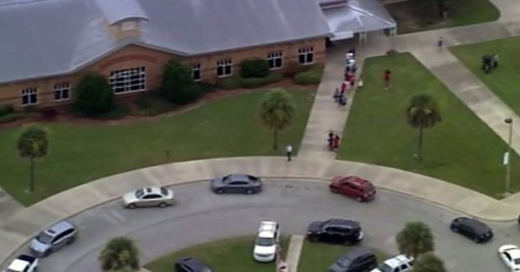 Arrestan en secundaria de Florida a estudiante con arma robada