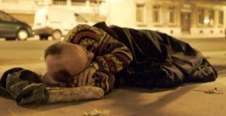 Hijos echan a sus padres de la casa