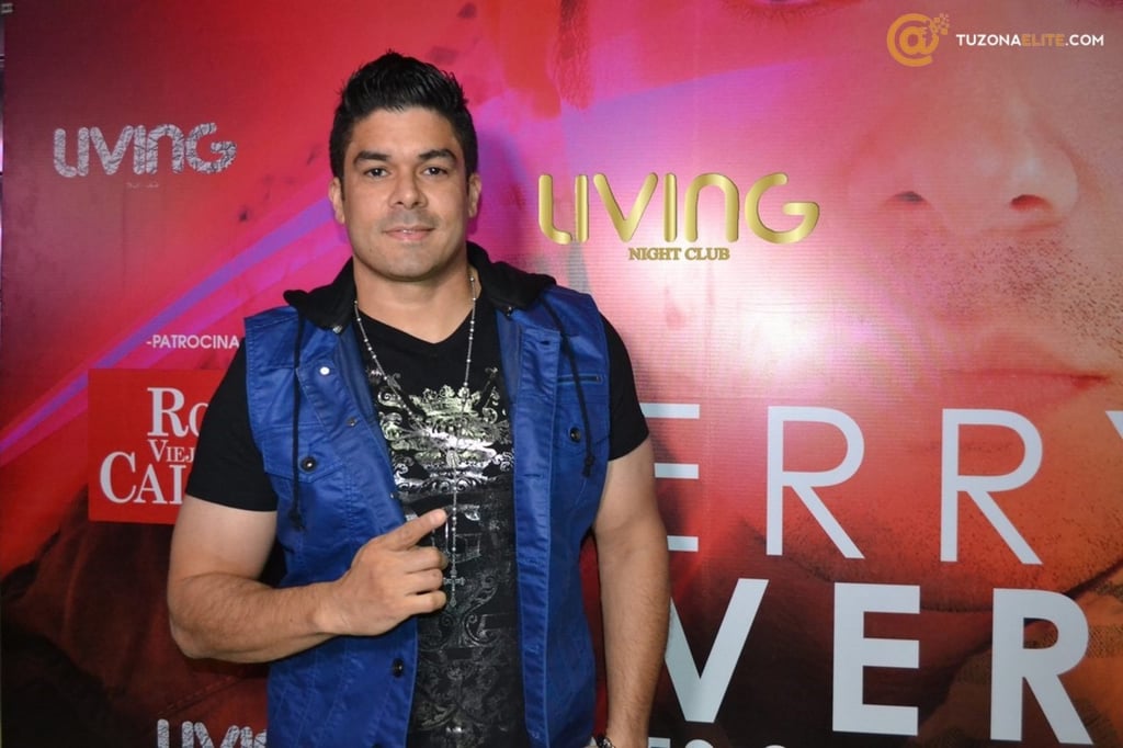 Jerry sufre caída en concierto