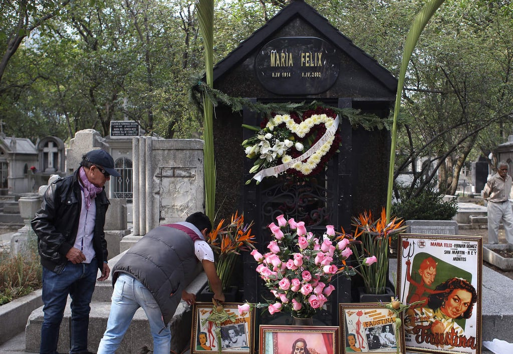 Saquean tumba de María Félix en el Panteón Francés