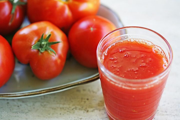 Los beneficios de tomar todos los días jugo de tomate