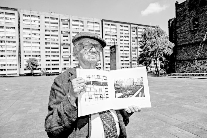 'La plaza de Tlatelolco se llenó de zapatos'