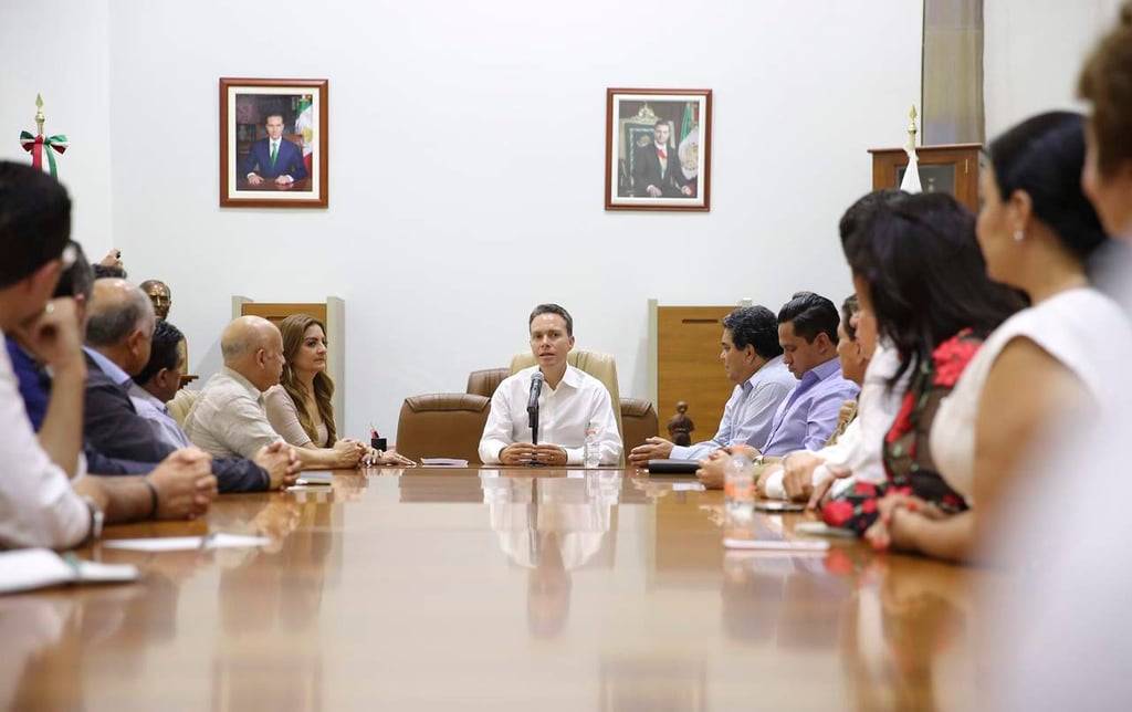 Sostiene Manuel Velasco reunión con gabinete