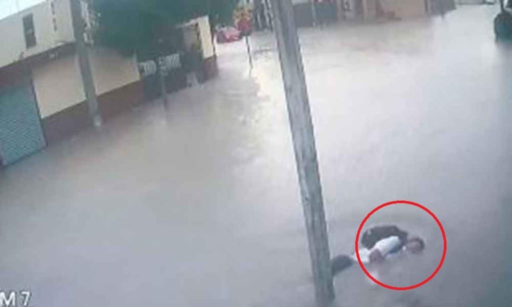 VIDEO: Fallece electrocutado tras fuertes lluvias en Nuevo León