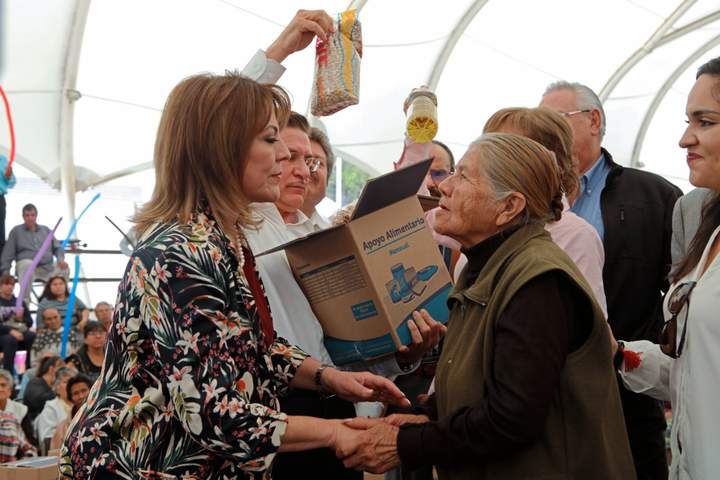 Reciben más de 336 mil paquetes alimentarios familias vulnerables: DIF Estatal
