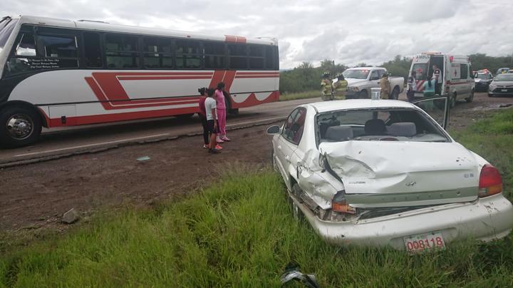 Iba a dar a luz pero sufre choque en la libre Durango-Torreón