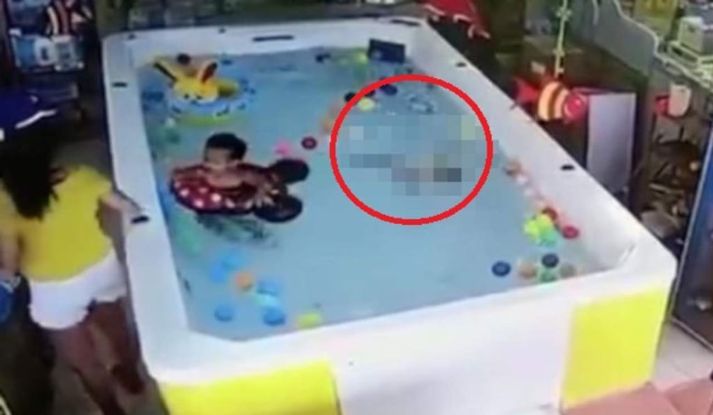 VIDEO: Bebé se ahoga mientras su madre se distrae con el celular