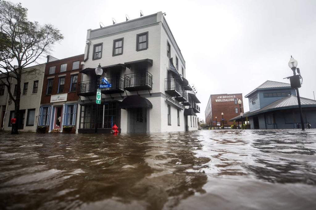 Florence sigue amenazando con fuertes vientos e inundaciones
