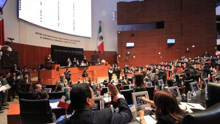 'Ley de salarios aplicará a Pemex, o podría reformarse para ello'