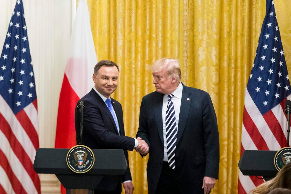 Polonia pide una base militar a EU; promete llamarla 'Fort Trump'