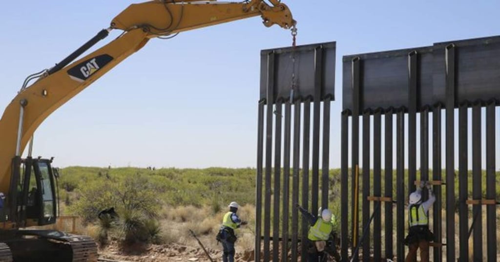 Autoridades comienzan a sustituir malla por muro fronterizo en Texas