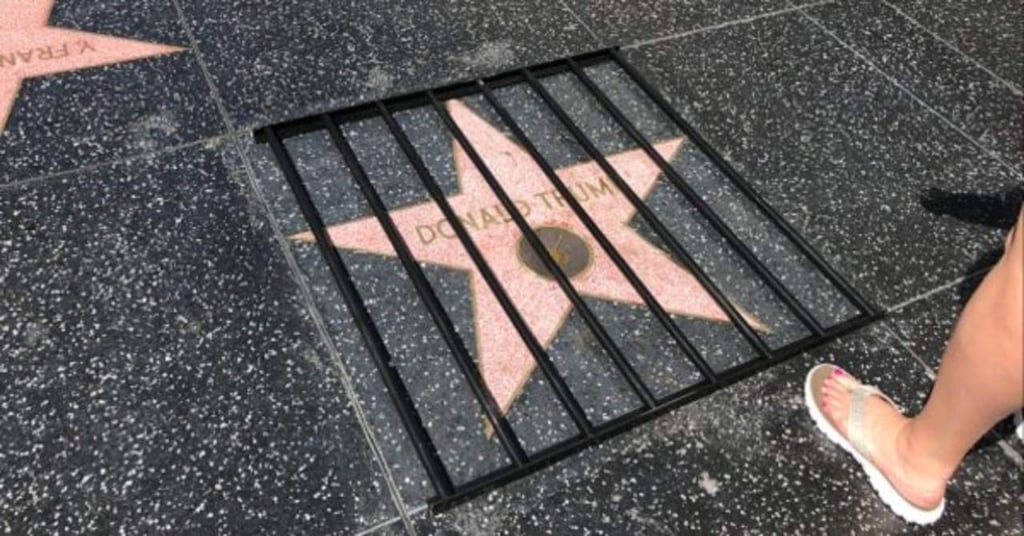 Ponen tras las rejas a estrella de Trump en el Paseo de la Fama