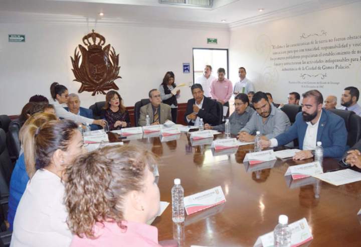 Piden homologar sus funciones