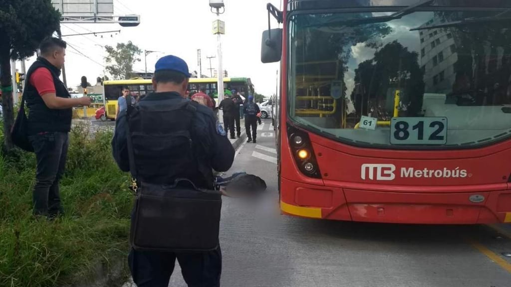 Fallece hombre atropellado por Metrobús en CDMX