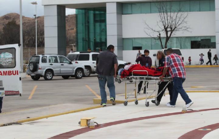 Par resulta lesionado en moto; fueron impactados por un Jeep