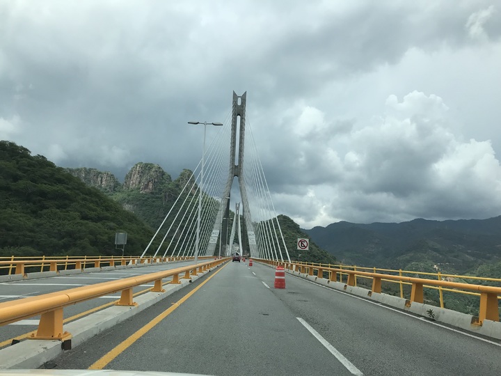 Aforo vehicular baja 31% en la supercarretera Durango-Mazatlán