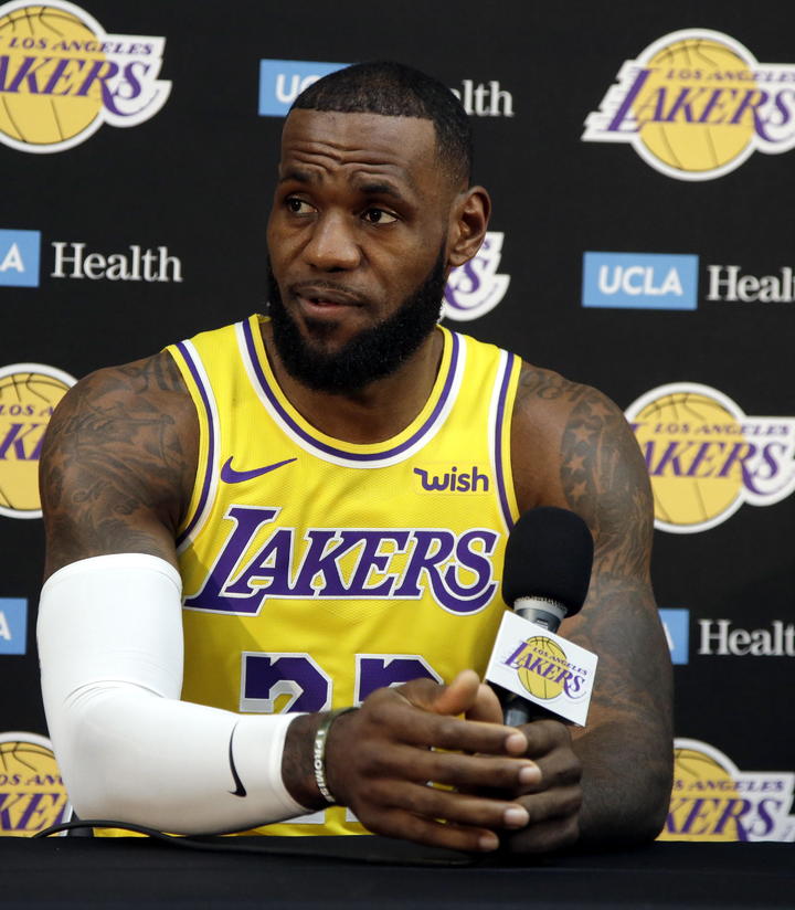 ¿Lakers le peleará a Warriors?