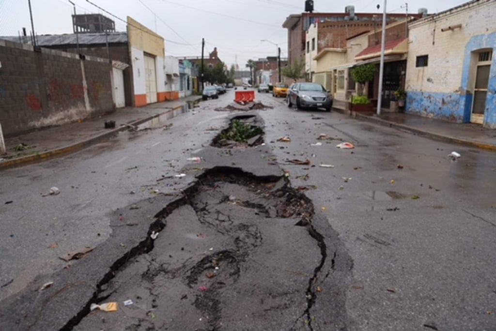 Lluvia deja lesionados y provoca derrumbes en Torreón
