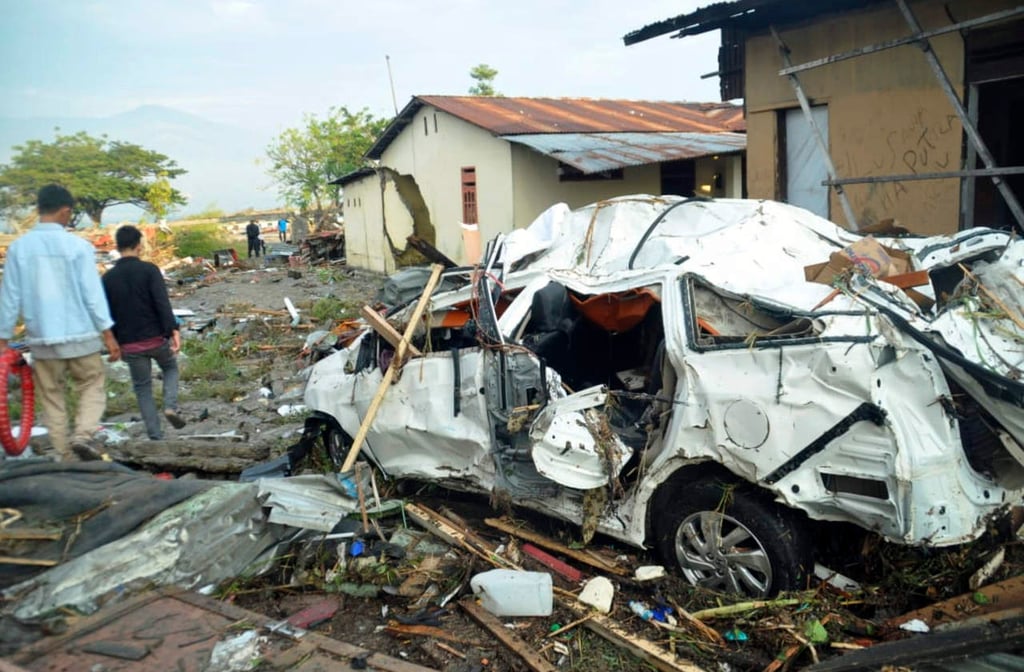 Suman 385 los muertos por sismos y tsunami en Indonesia