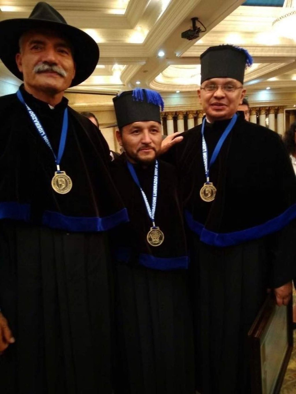 Recibe 'El Mijis' Doctorado Honoris Causa