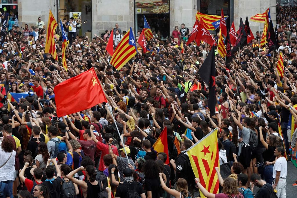 Independentistas catalanes se manifiestan a un año del referéndum