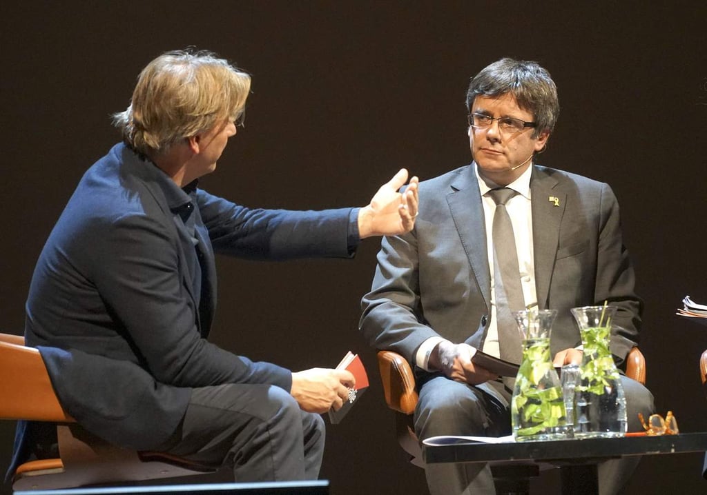 Puigdemont pide negociar referéndum; 'la violencia no es opción'