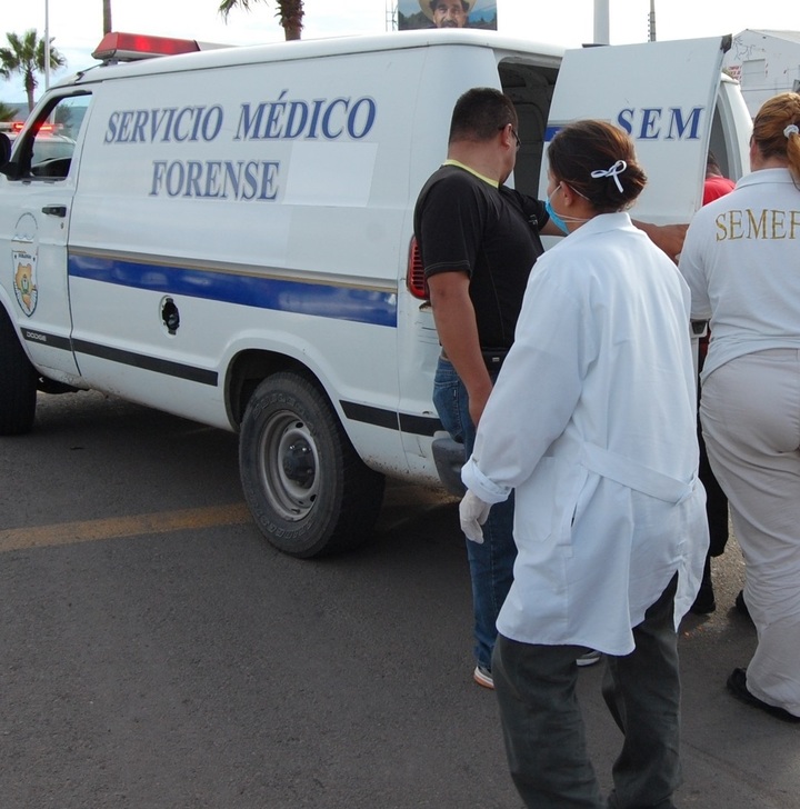 Asesinan a mujer en camionera de Rodeo