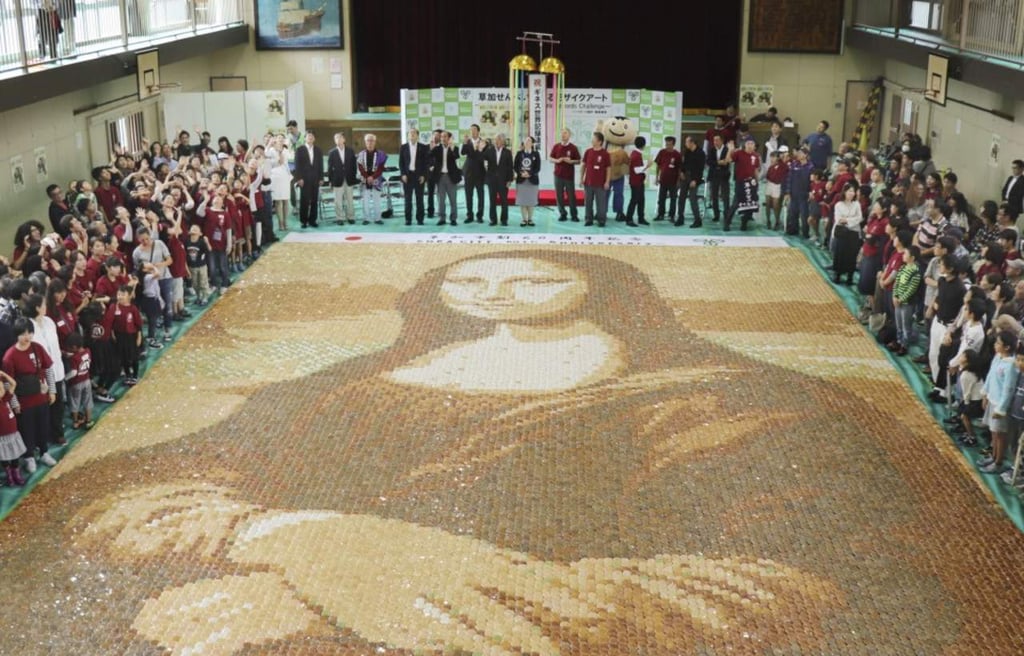 Hacen mosaico de la Mona Lisa con galletas de arroz