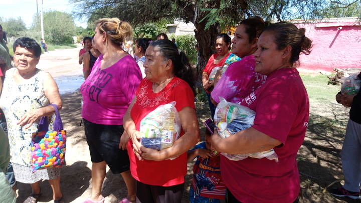 Dan apoyos a población vulnerable