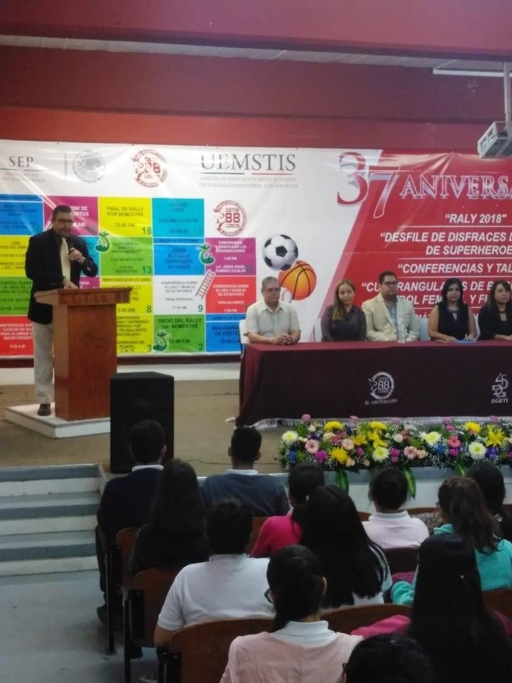 Festeja CETis 88 su 37 aniversario