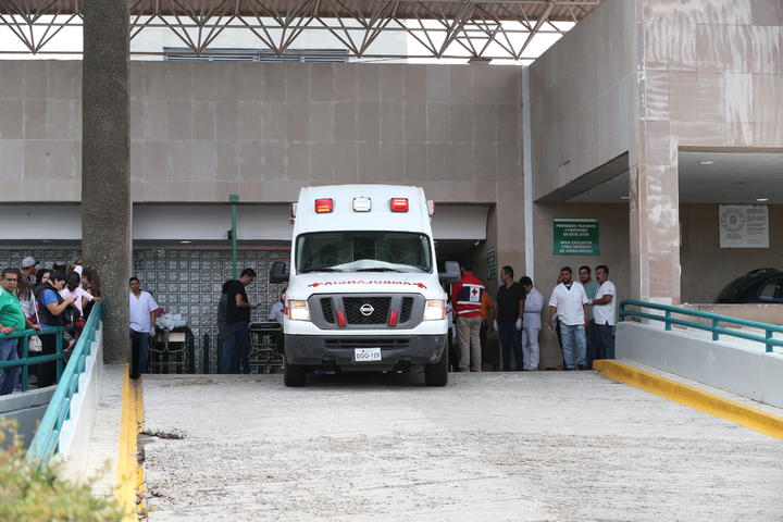 Reconoce IMSS saturación en sala de urgencias