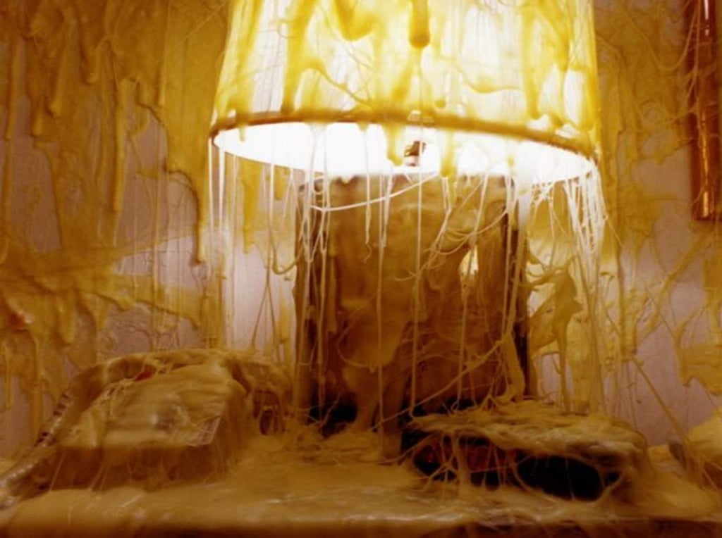 Pieza de arte con queso derretido, ¿delicioso o asqueroso?