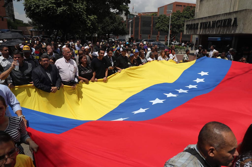 Denuncian amenazas a periodistas que informan muerte de político venezolano