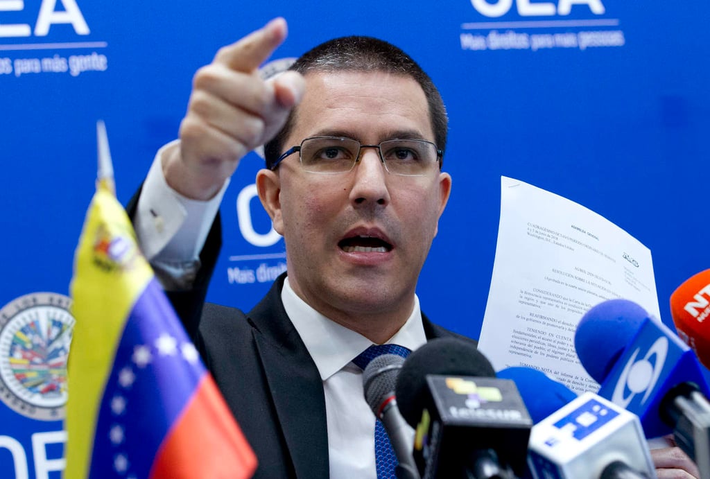 Insiste canciller en que EU planea un 'golpe a la democracia' de Venezuela