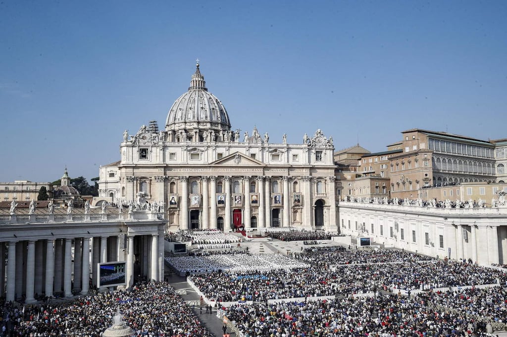 Papa Francisco proclama santo al arzobispo Romero