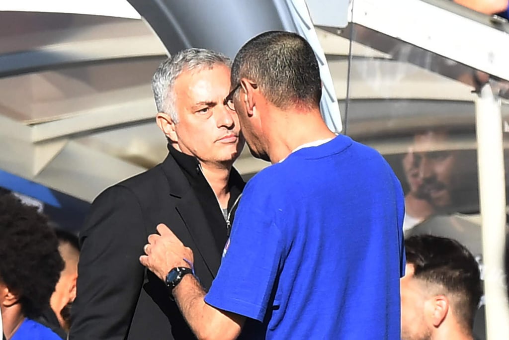 Tras empate, Mourinho casi agrede al cuerpo técnico del Chelsea